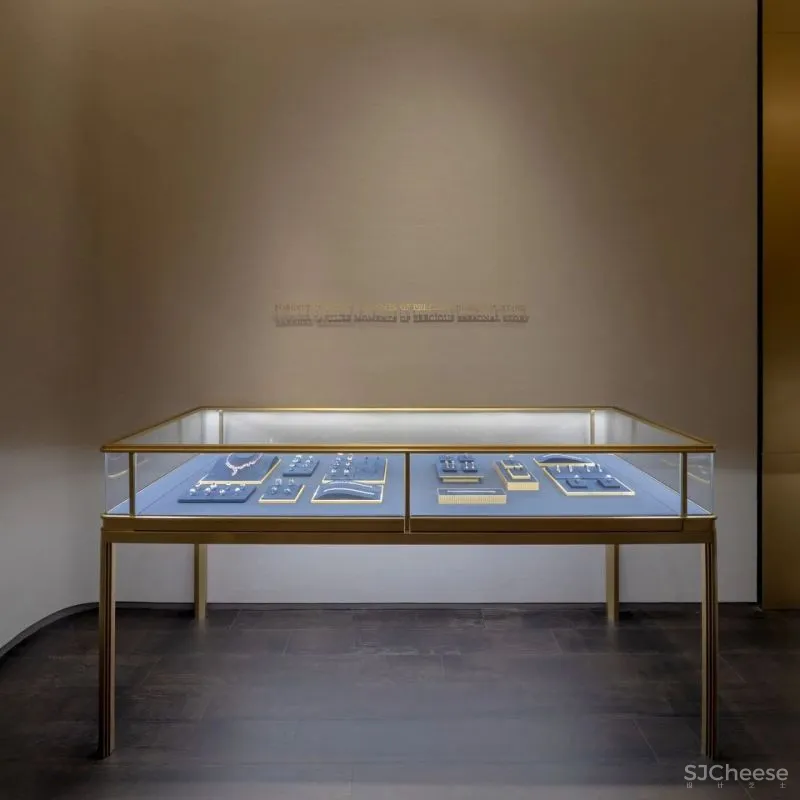 泰国珠宝品牌Ananta Jewelry