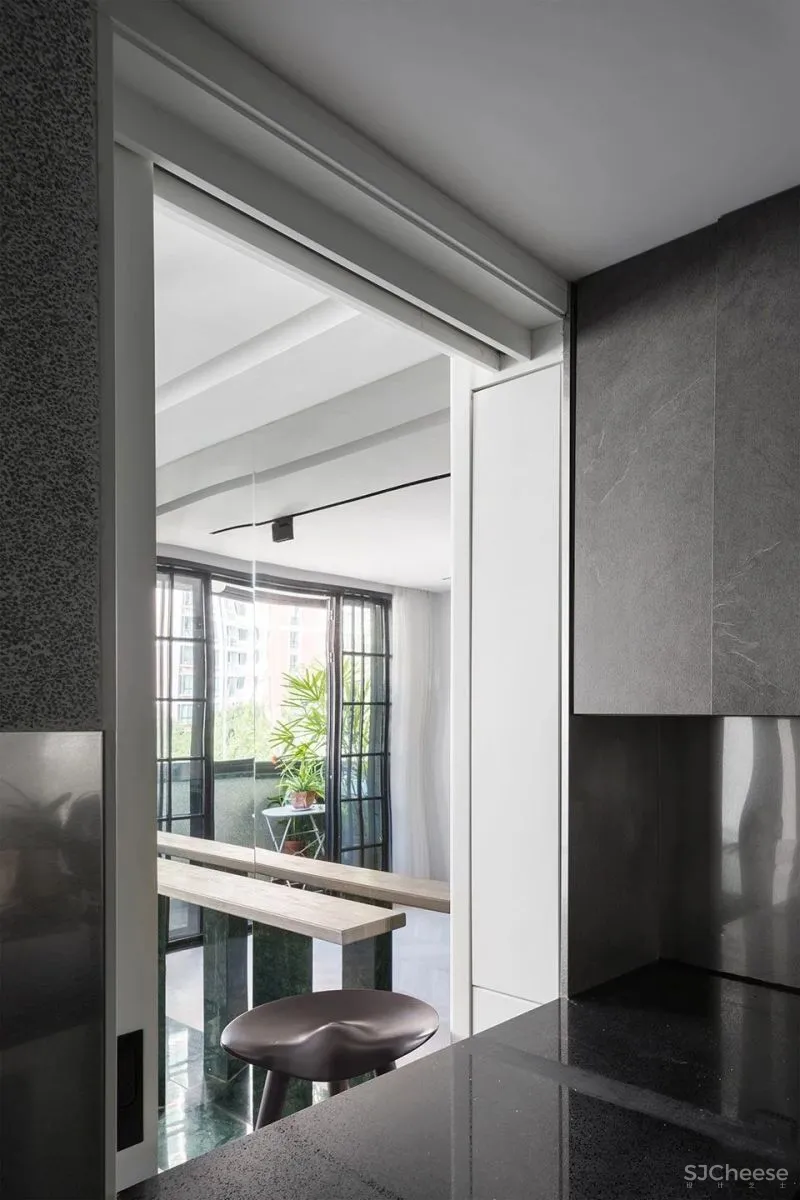 新作 “老破小”中的家庭剧院，上海 寻长设计