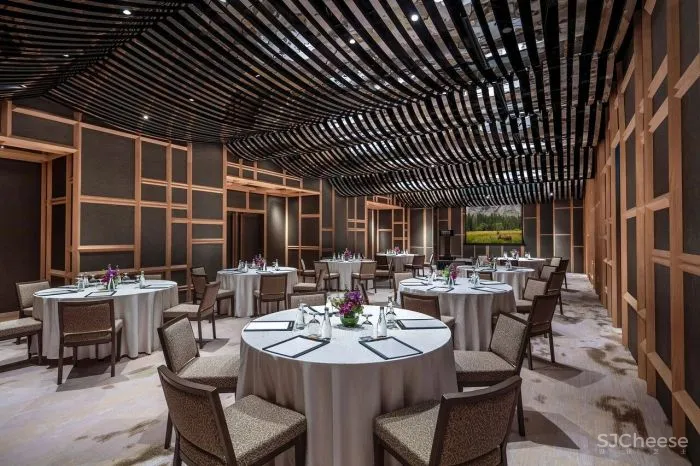 波特曼生前设计的酒店,中庭变花园,亲生物设计的典范