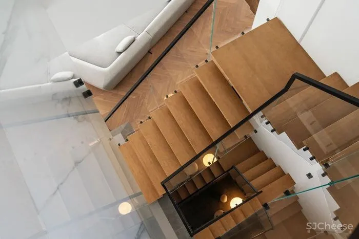 展 小 宁 苏州 500m² 极简大宅,治愈的家!