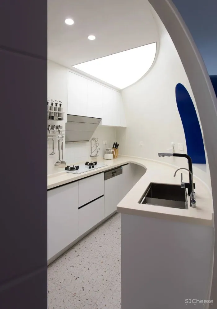 在家设计一个太空舱，带你一起探索世界！