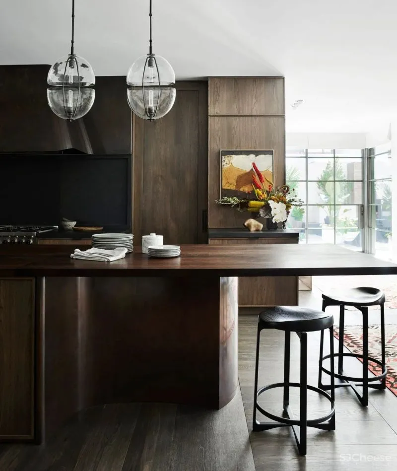 海滨别墅改造,传统与现代的色彩碰撞!