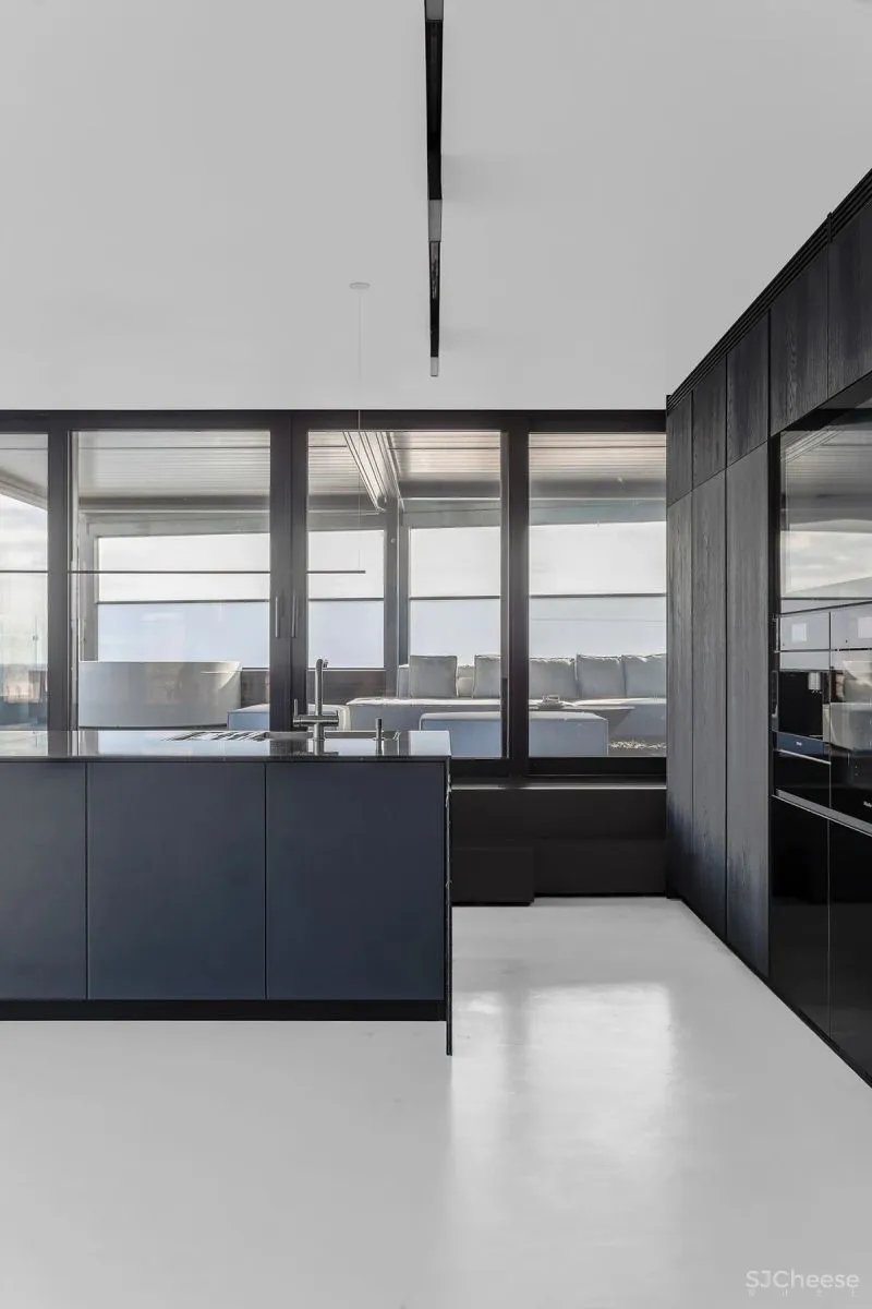 超广角落地窗私人公寓，不出户眺望整个黑海！