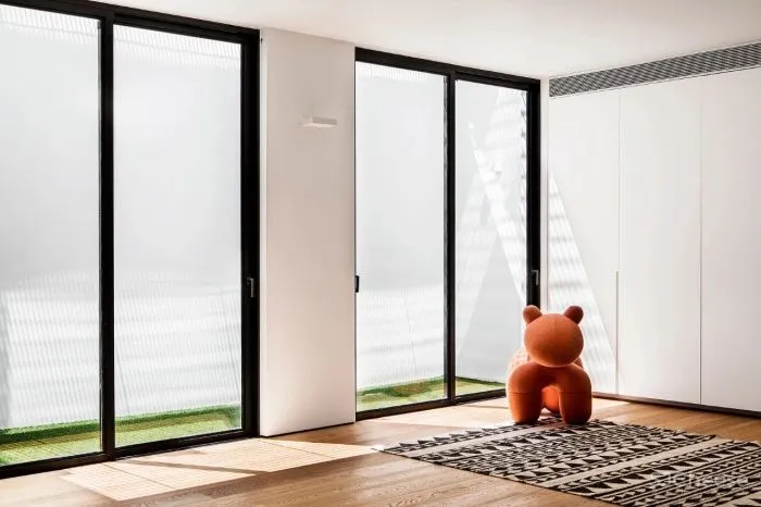 以色列的极简主义黑白美学 Raz Melamed新作