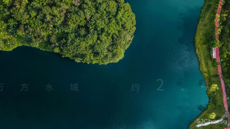 “宇宙中心”的豪宅生活丨香港置地·天湖岛