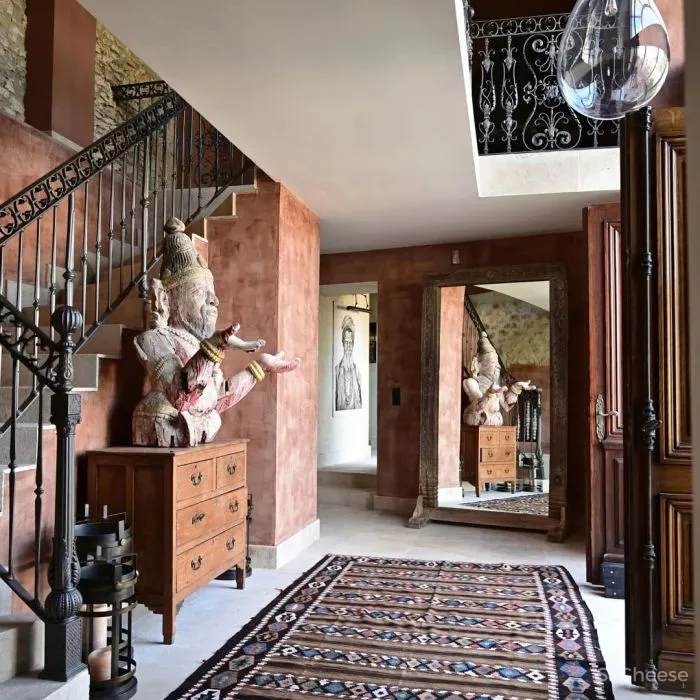 普罗旺斯百年建筑改造的精品酒店,建筑的时间感比薰衣草更迷人!