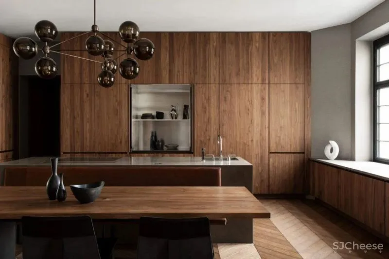 250㎡精致公寓,中世纪现代主义的清晰氛围!