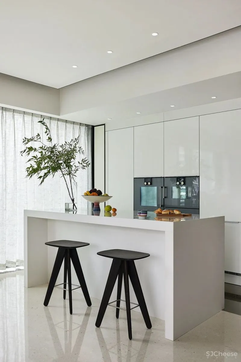 鸿艺源 深圳万科臻湾汇 310m² 大平层,触动心灵深处的艺术共鸣