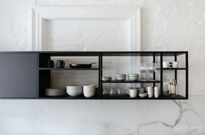 在空间中建夹层,让仅有三处彩光点的家居然如此明媚!