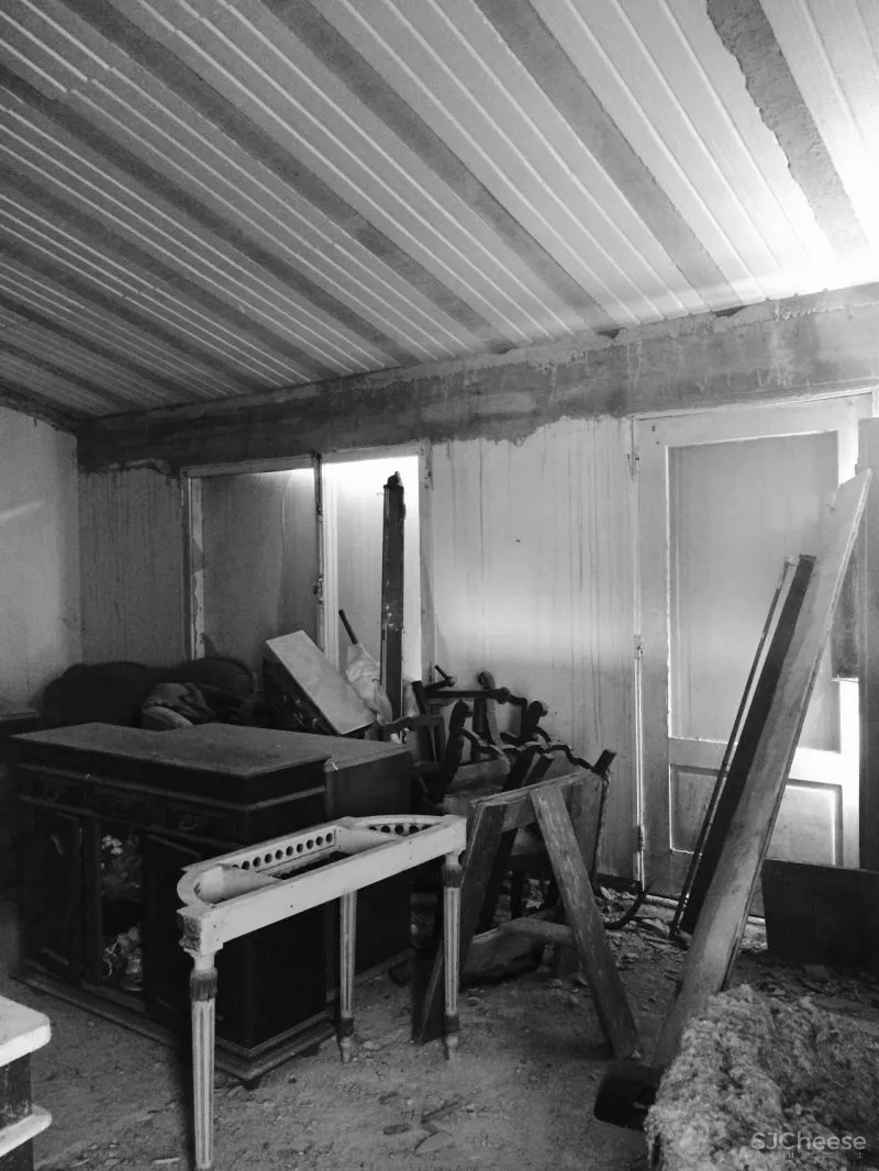 PF Architecture Studio 以中世纪蝶形屋顶为扩建设计的海边别墅