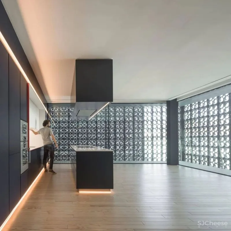 用20,000块陶瓷做外立面的公寓楼,内部却是极简的精装标准