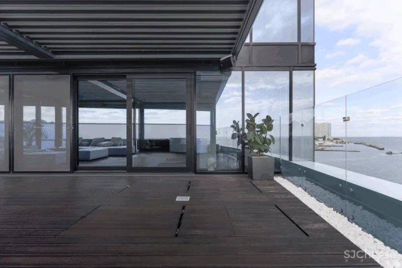 超广角落地窗私人公寓，不出户眺望整个黑海！