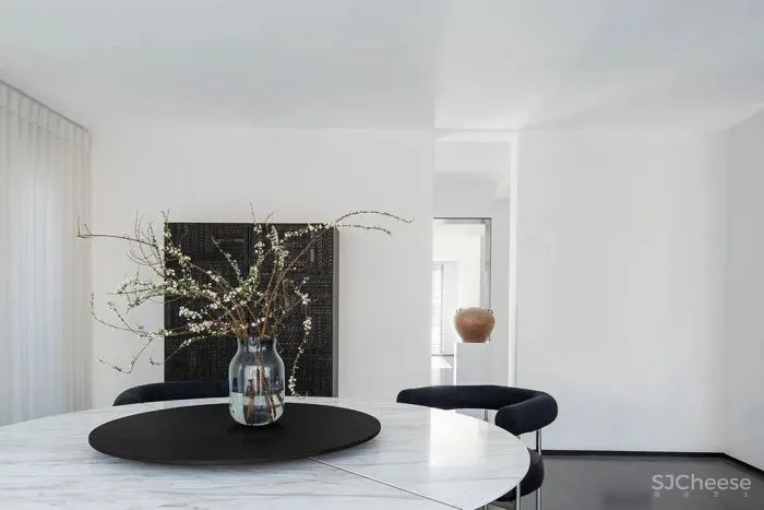 展 小 宁 苏州 500m² 极简大宅,治愈的家!