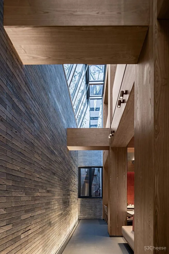 从簋街“长出来”的京城名餐厅 胡大总店，北京 IN·X屋里门外