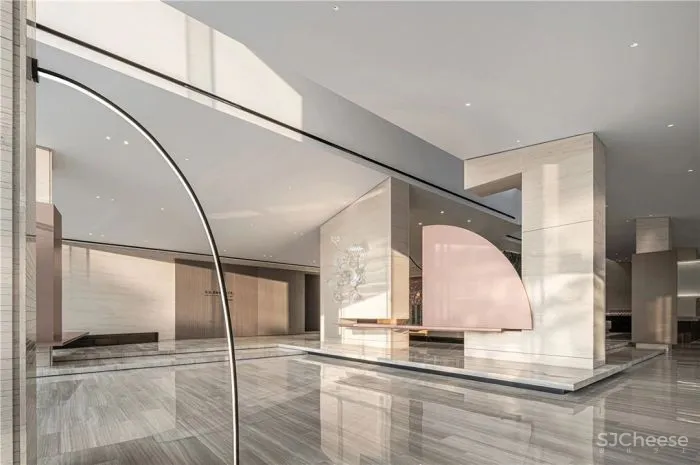 在白色盒子的建筑中进行一场华丽的逐光游戏