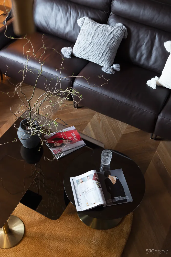 深圳屋主买下184㎡,摩登都市风 5米长衣帽间,装出大宅气度!