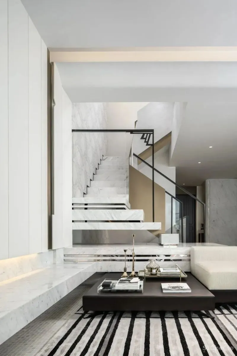 遁入时光之外 刘荣禄国际