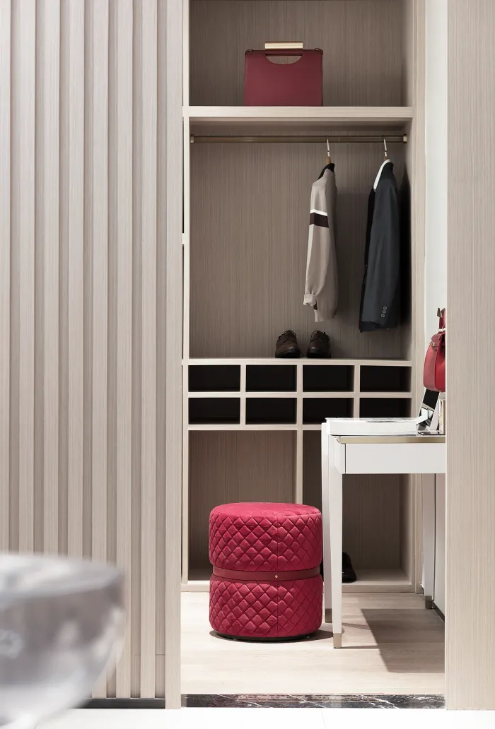 【香港方黄集团新作 】静谧无忧桃花源vs烈艳蓝金Dior