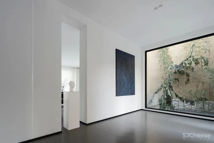 展 小 宁 苏州 500m² 极简大宅,治愈的家!