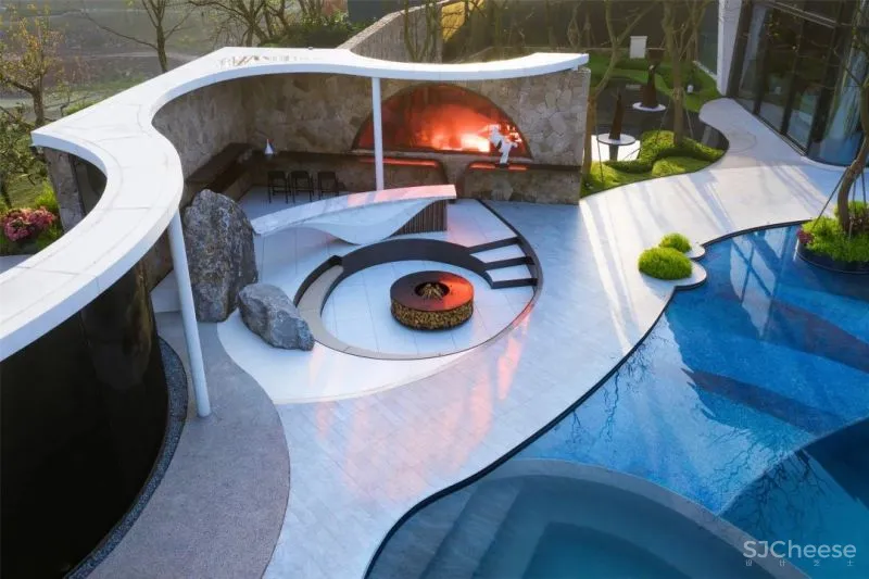 “宇宙中心”的豪宅生活丨香港置地·天湖岛