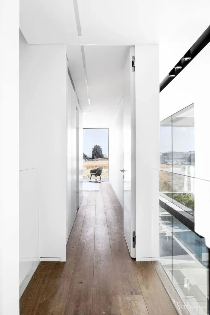 以色列的极简主义黑白美学 Raz Melamed新作