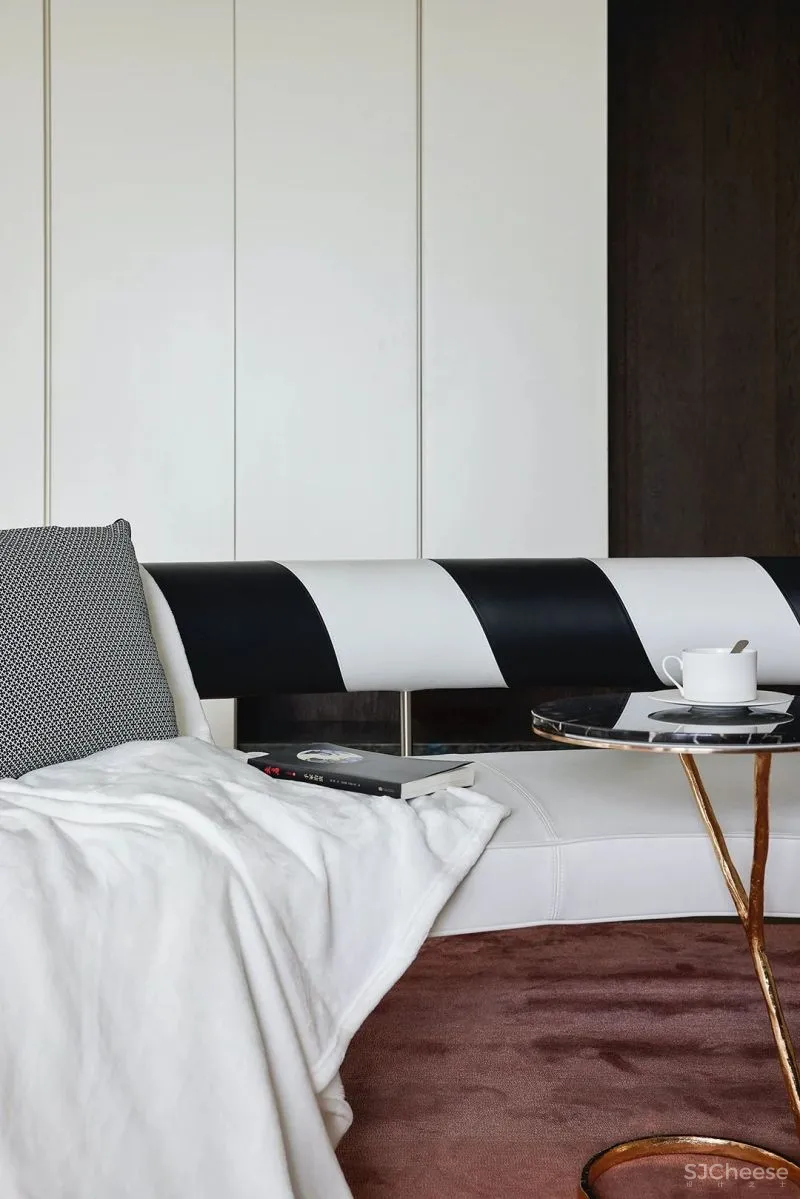 鸿艺源 深圳万科臻湾汇 310m² 大平层,触动心灵深处的艺术共鸣