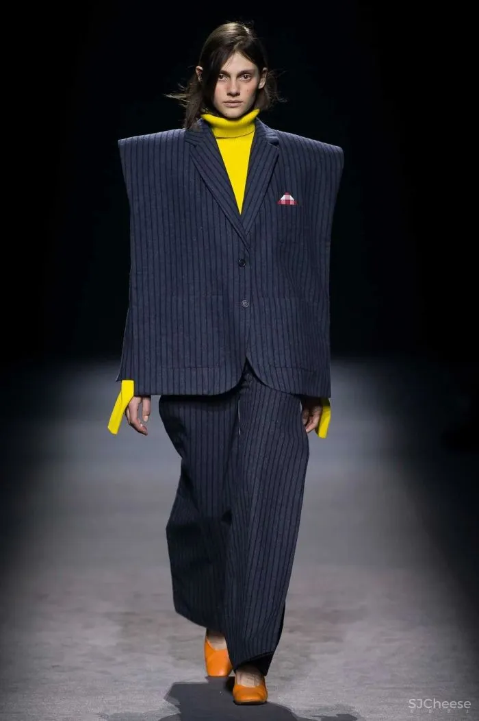 普罗旺斯百年建筑改造的精品酒店,建筑的时间感比薰衣草更迷人!