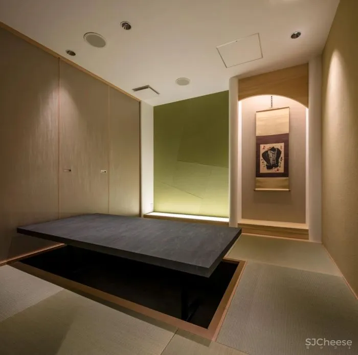 森富日本料理餐厅设计，设计灵感来自城堡