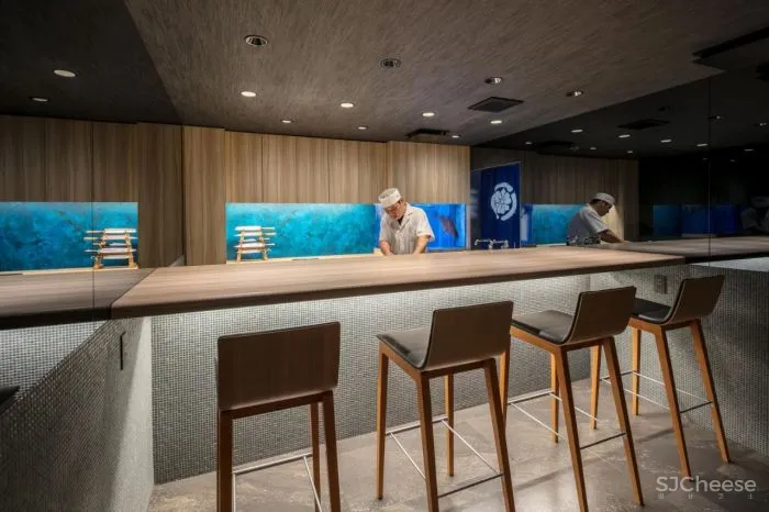 森富日本料理餐厅设计，设计灵感来自城堡