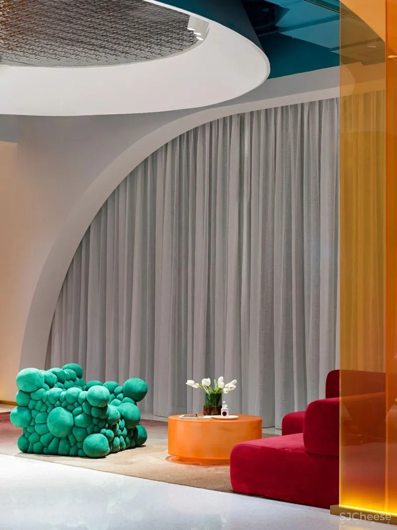 旭辉:以“色”互动的实验性体验馆 矩阵纵横