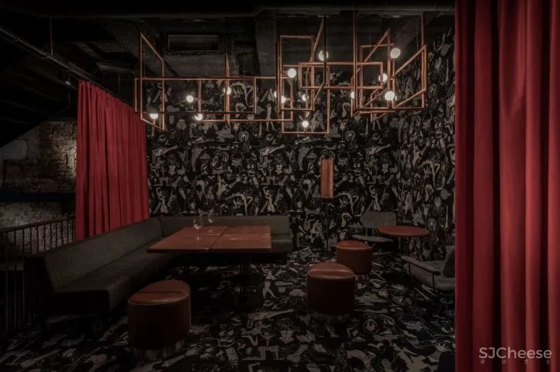 YOD Group乌克兰利沃夫市MAD酒吧