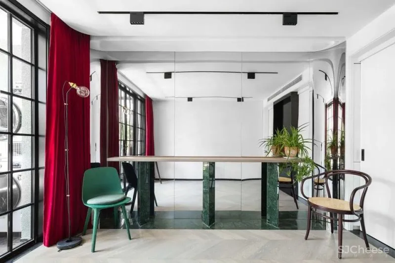 新作 “老破小”中的家庭剧院，上海 寻长设计