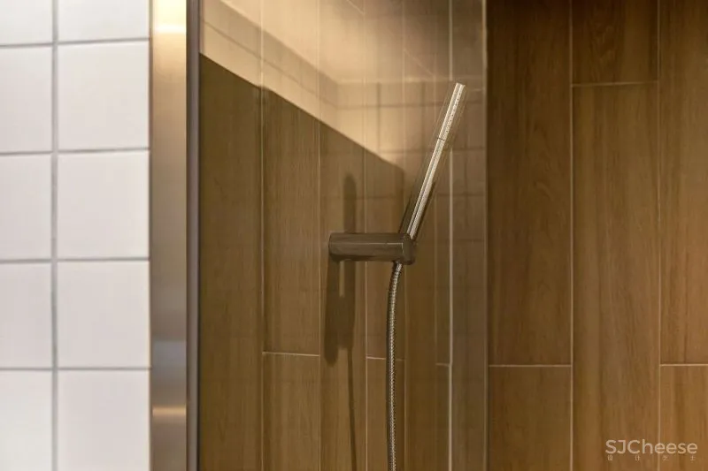 Ian Lee丨极简主义的木色温情