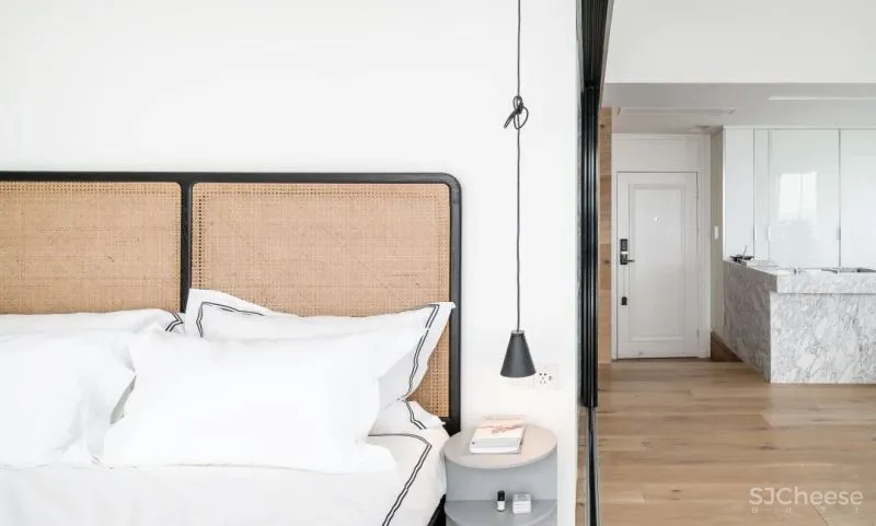 设计师独居51㎡,超大玻璃墙,卧室能隐身,地板能收纳!真·迷你豪宅!