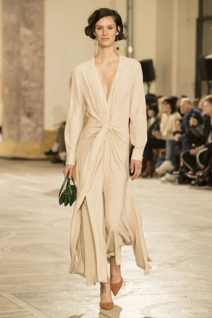 普罗旺斯百年建筑改造的精品酒店,建筑的时间感比薰衣草更迷人!