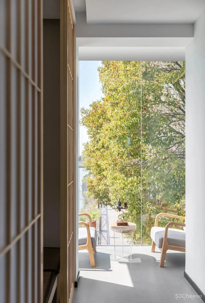 淀川建筑事务所 × 云间粮仓:漂浮在河边的茶室