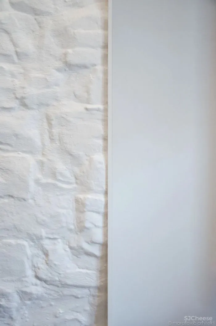 在空间中建夹层,让仅有三处彩光点的家居然如此明媚!