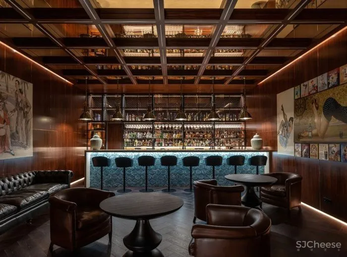 致敬安藤忠雄!5000㎡极简豪宅,用3万吨土“垫高“5米,只为看个风景?