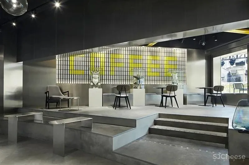 咖啡馆呈现出一种凉爽、未来主义的整体氛围