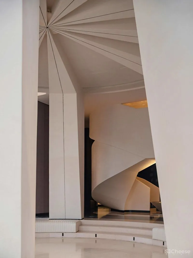 曲线交织,创造独特的艺术韵律 广州GBD设计