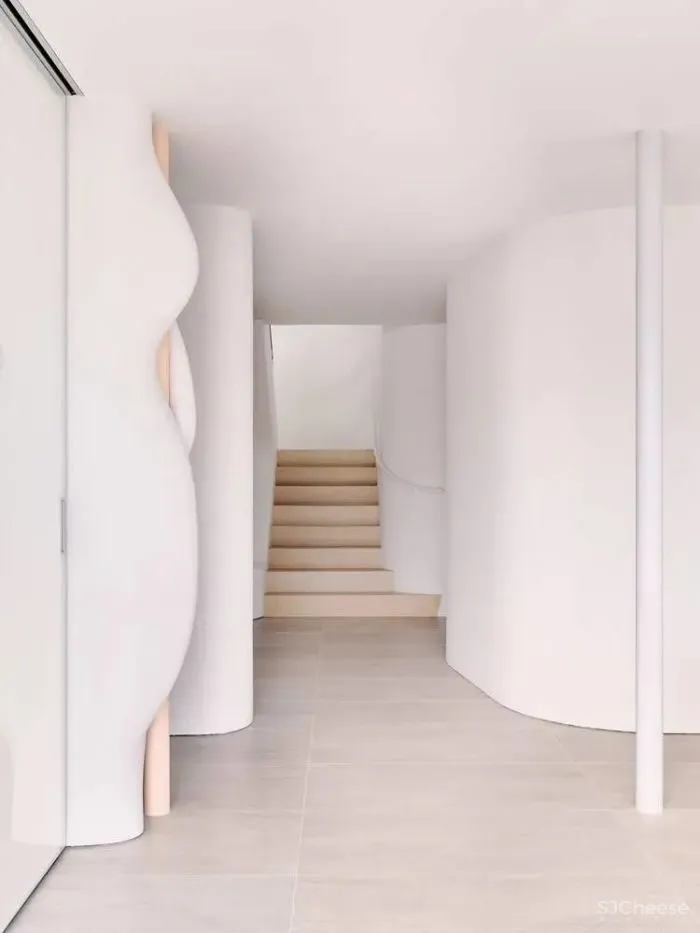 他们的家被改造成了一个能融化的盒子?