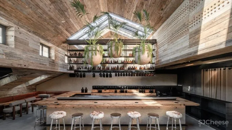 YOD Group乌克兰利沃夫市MAD酒吧