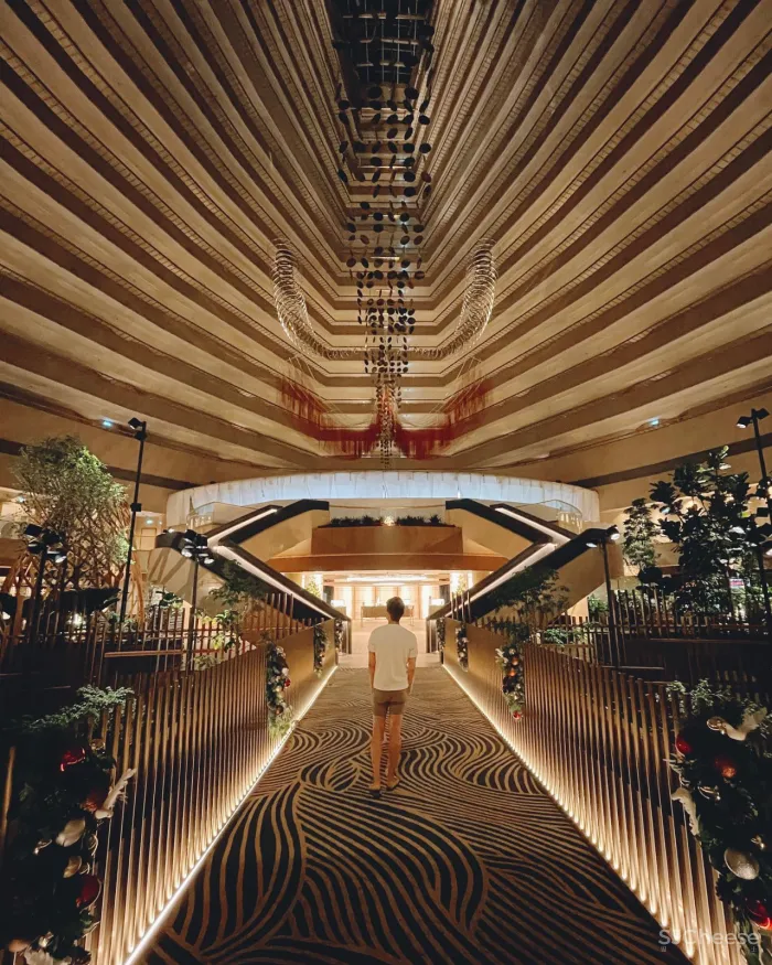 波特曼生前设计的酒店,中庭变花园,亲生物设计的典范