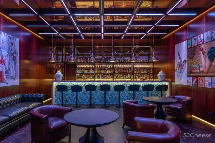 致敬安藤忠雄!5000㎡极简豪宅,用3万吨土“垫高“5米,只为看个风景?