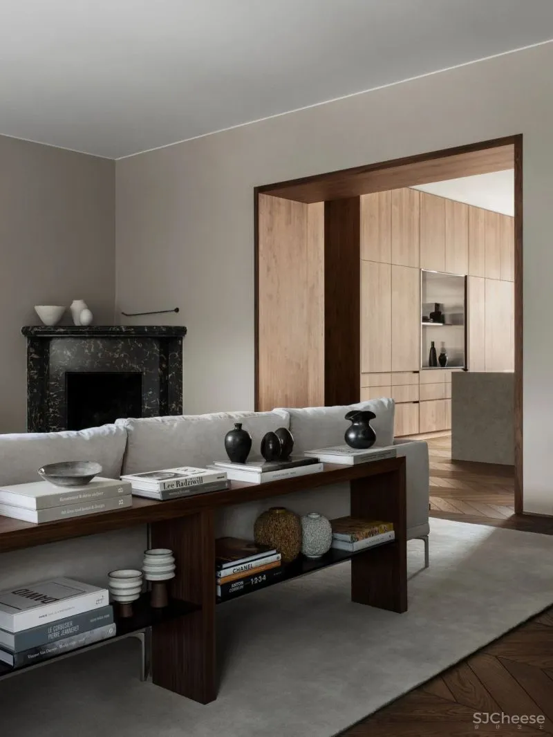 250㎡精致公寓,中世纪现代主义的清晰氛围!