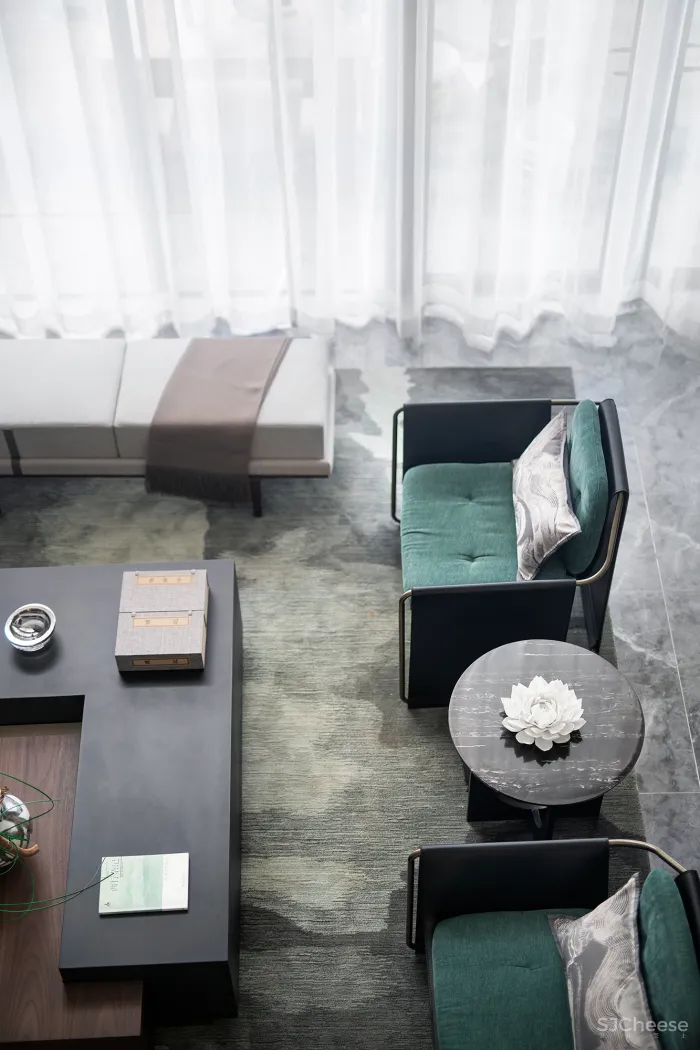 【香港方黄集团新作 】静谧无忧桃花源vs烈艳蓝金Dior