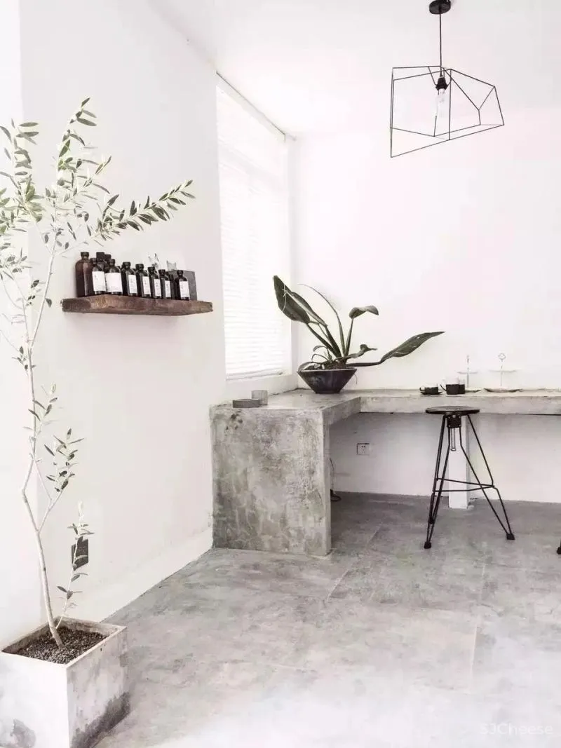 90后独居男生和他1500m²的极简住宅