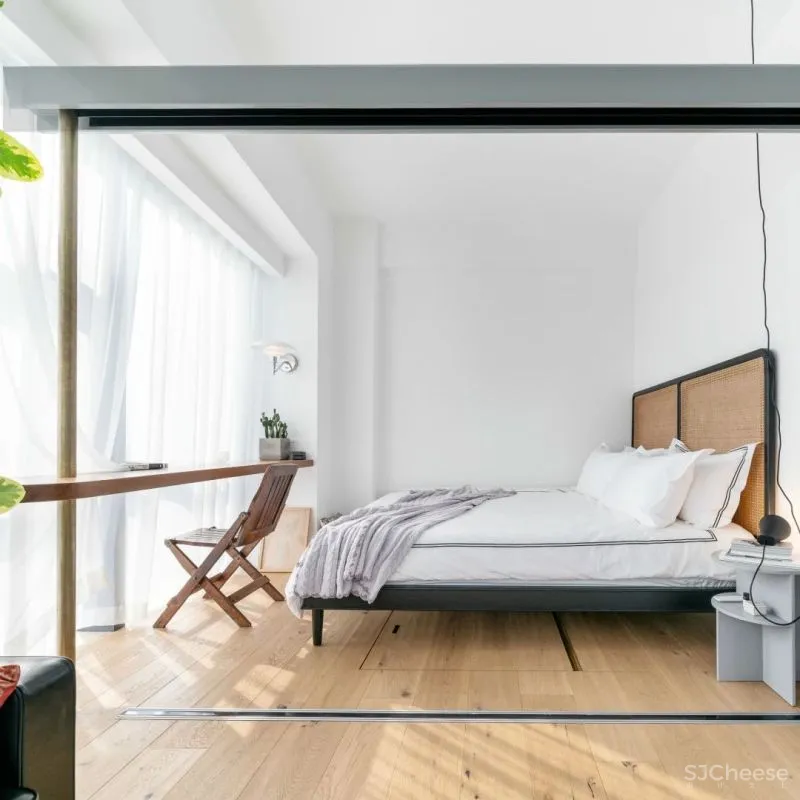 设计师独居51㎡,超大玻璃墙,卧室能隐身,地板能收纳!真·迷你豪宅!