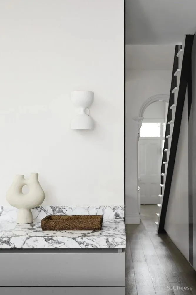 看惯了金碧辉煌的豪宅,怀念这种朴素的简约风