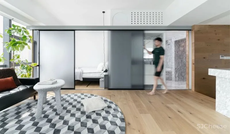 设计师独居51㎡,超大玻璃墙,卧室能隐身,地板能收纳!真·迷你豪宅!